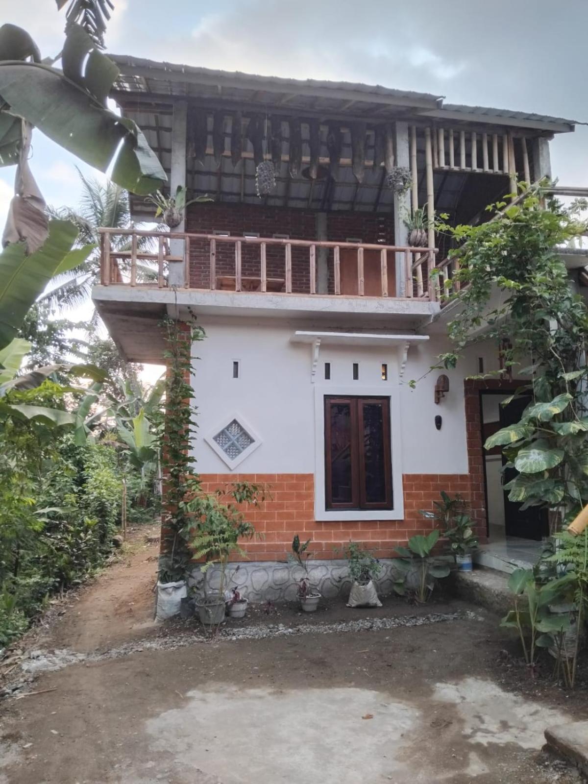 Syaqila Homestay Lombok เตเตบาตู ภายนอก รูปภาพ