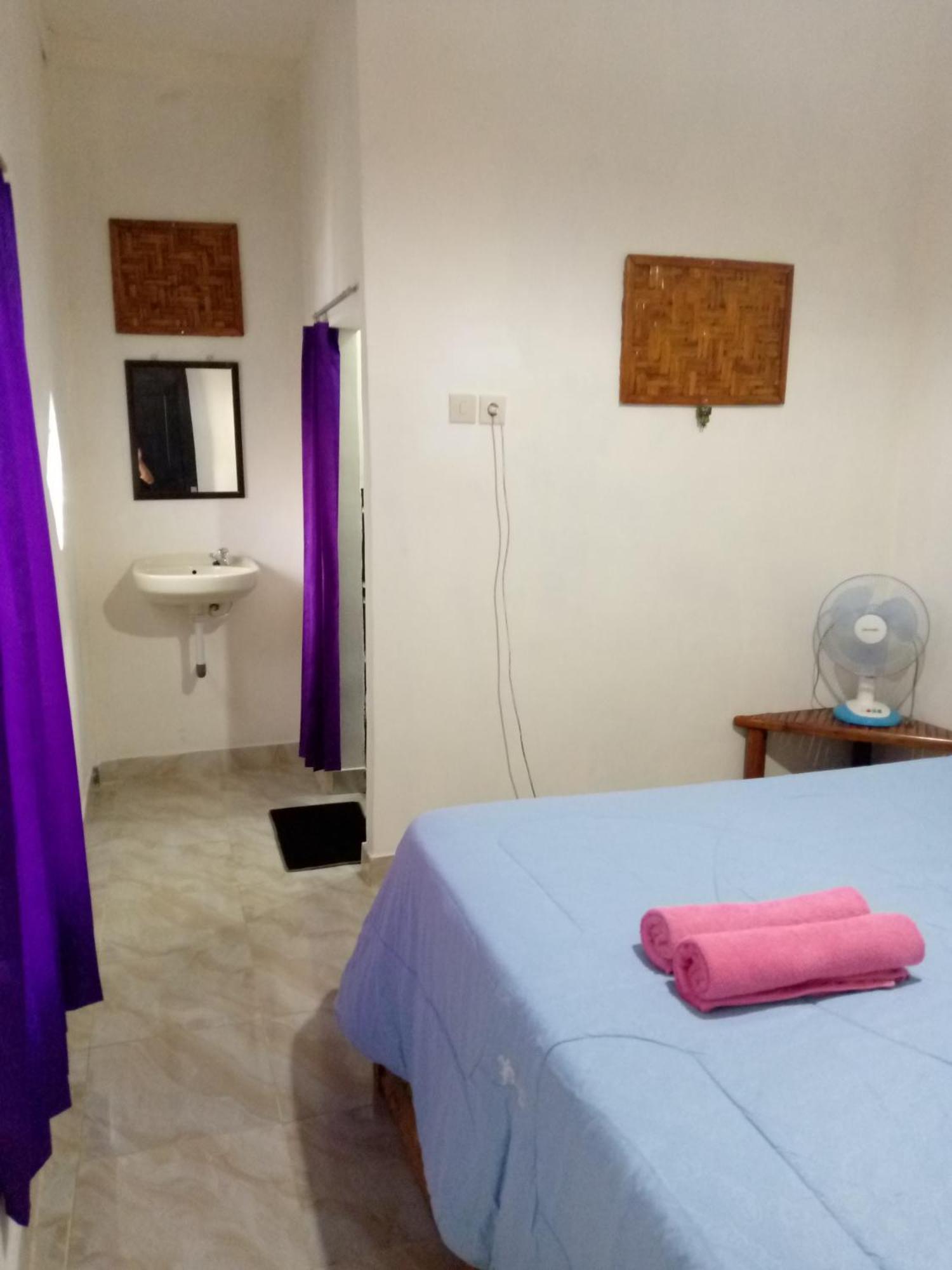 Syaqila Homestay Lombok เตเตบาตู ภายนอก รูปภาพ